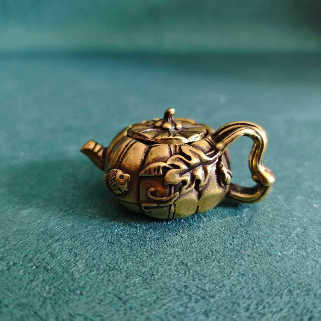 Handcrafted Antique‑Finish Solid Brass Pumpkin Teapot Ornament | Tactile Stress‑Relief Handheld Fidget EDC Desk Collectible Decor