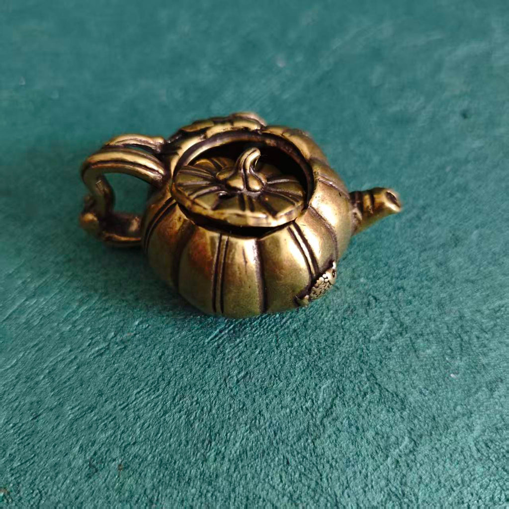 Handcrafted Antique‑Finish Solid Brass Pumpkin Teapot Ornament | Tactile Stress‑Relief Handheld Fidget EDC Desk Collectible Decor