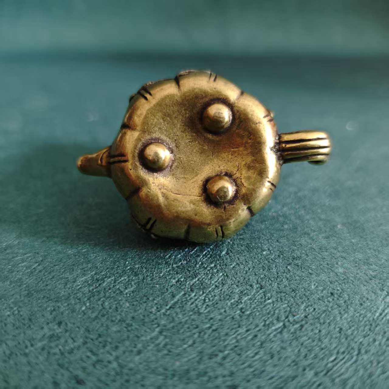 Handcrafted Antique‑Finish Solid Brass Pumpkin Teapot Ornament | Tactile Stress‑Relief Handheld Fidget EDC Desk Collectible Decor
