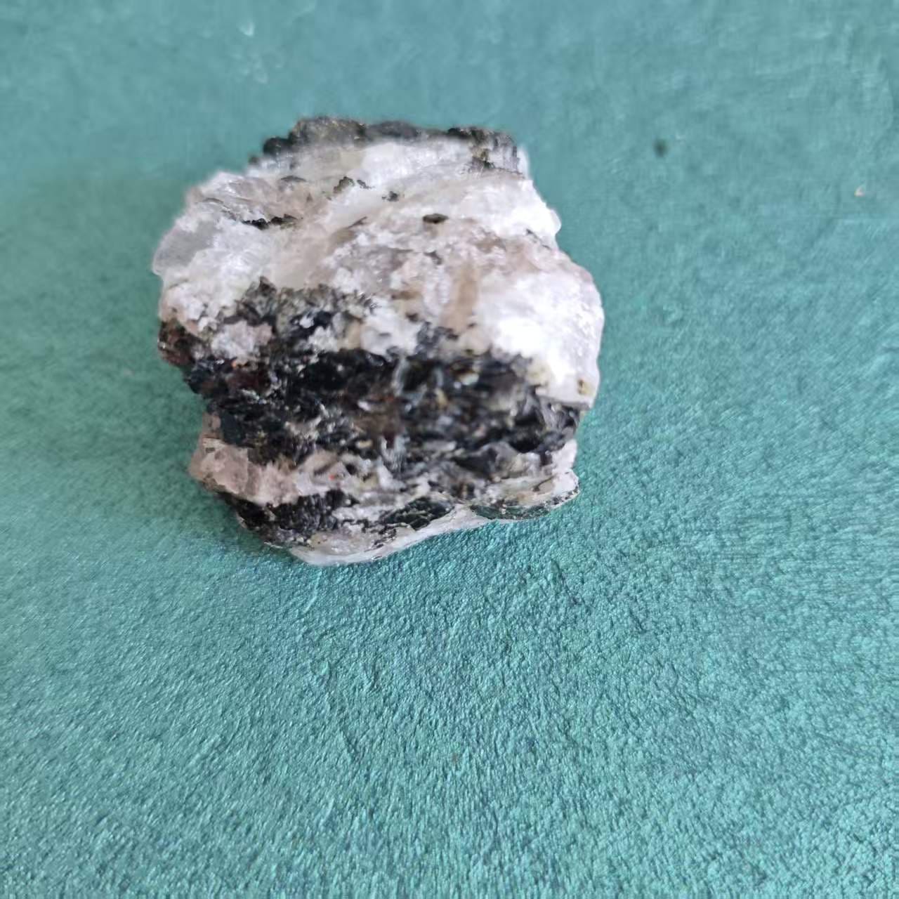 Natural Black Mica in Clear Quartz Rough Crystal 